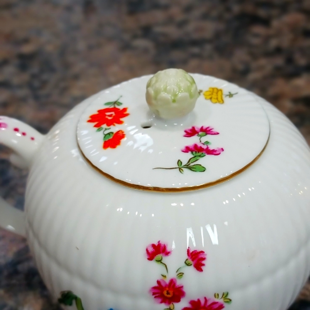 Furstenberg mini porcelain teapot with Rosebud lid. 1985 6" rare find.